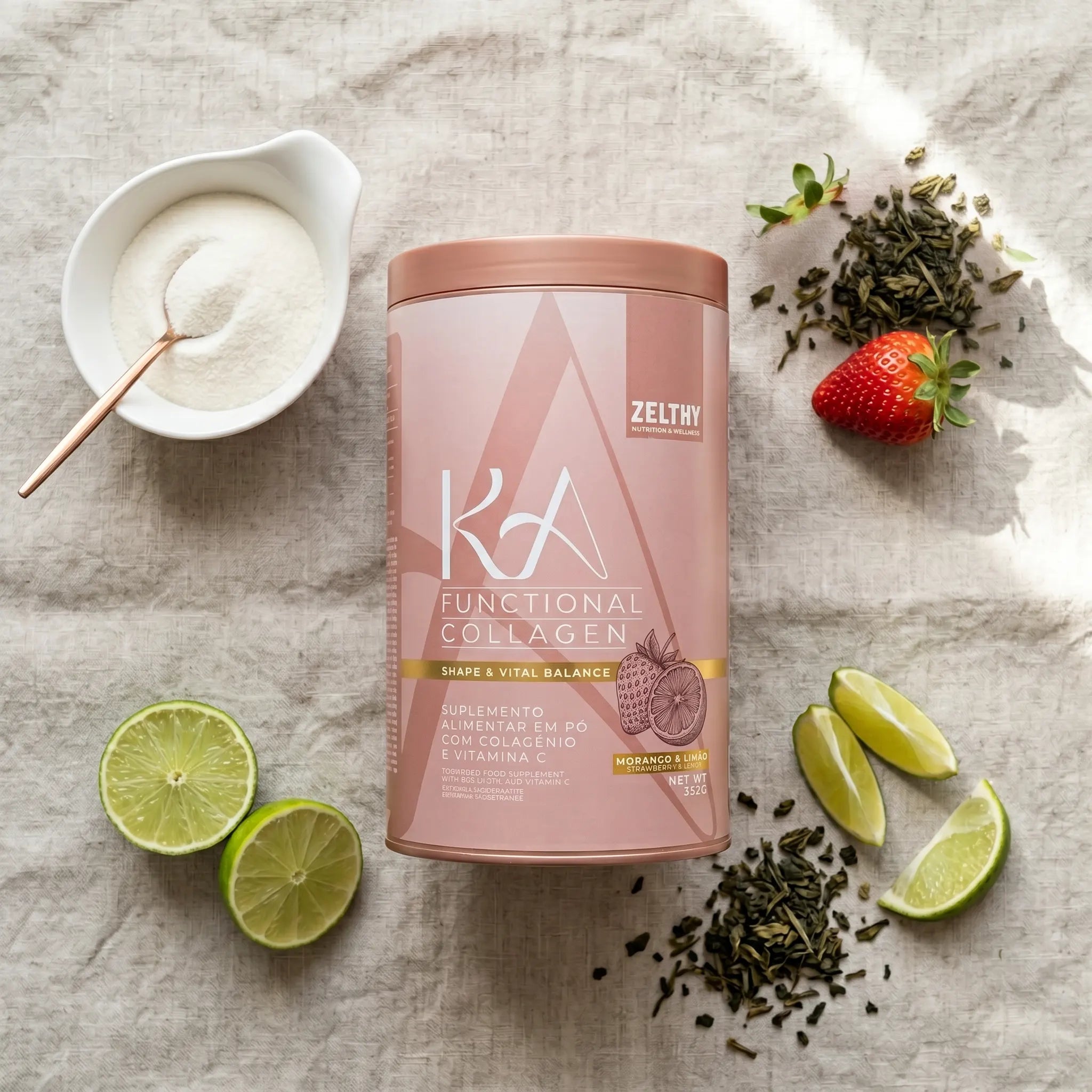 Ritual diário KA Colagénio Funcional – produto, bebida rosa e colher com pó